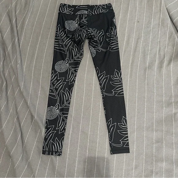 Oiwi ocean Ulu Wahine Compression
Leggings Hawaii print workout - Picture 8 of 8